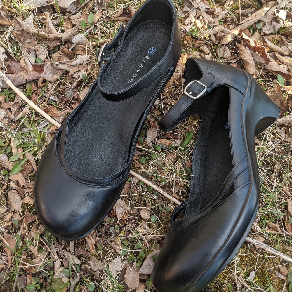 Women's Avaron Black Leather Mary Jane's Size 8.5B